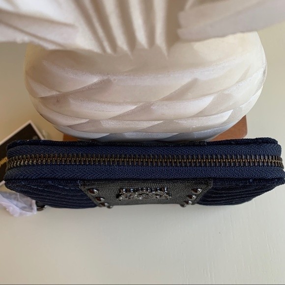 Juicy Couture Y2K Wristlet Quilted Studded Navy Blue Black Color Block Zipper - Picture 8 of 9